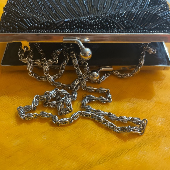 Apt9 Beaded clutch. - Picture 6 of 6